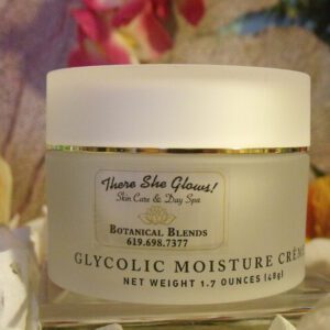 There she Glows Glycolic Moisture Creme Bottle