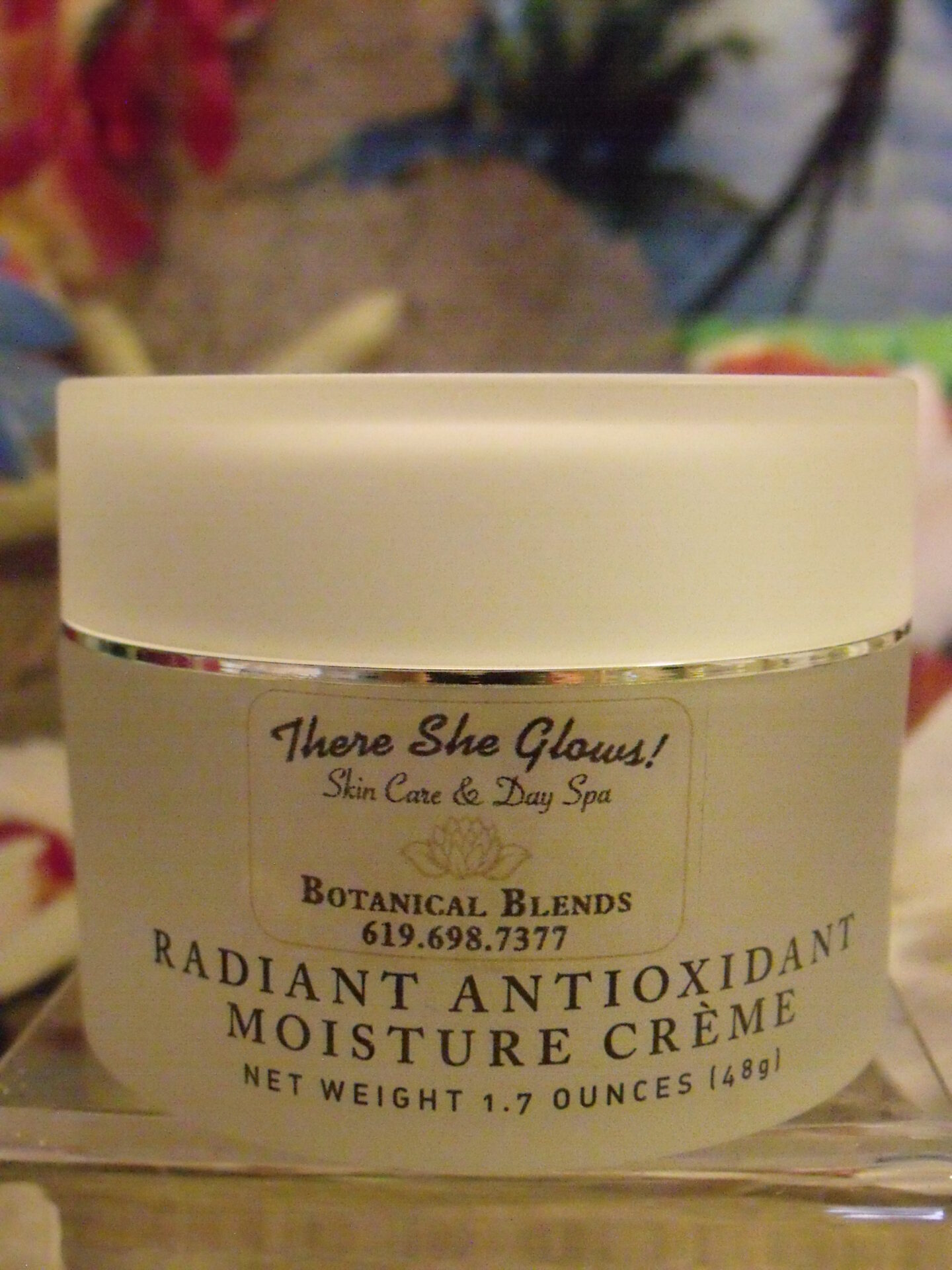 There she Glows Radiant Antioxidant Moisture Creme Bottle
